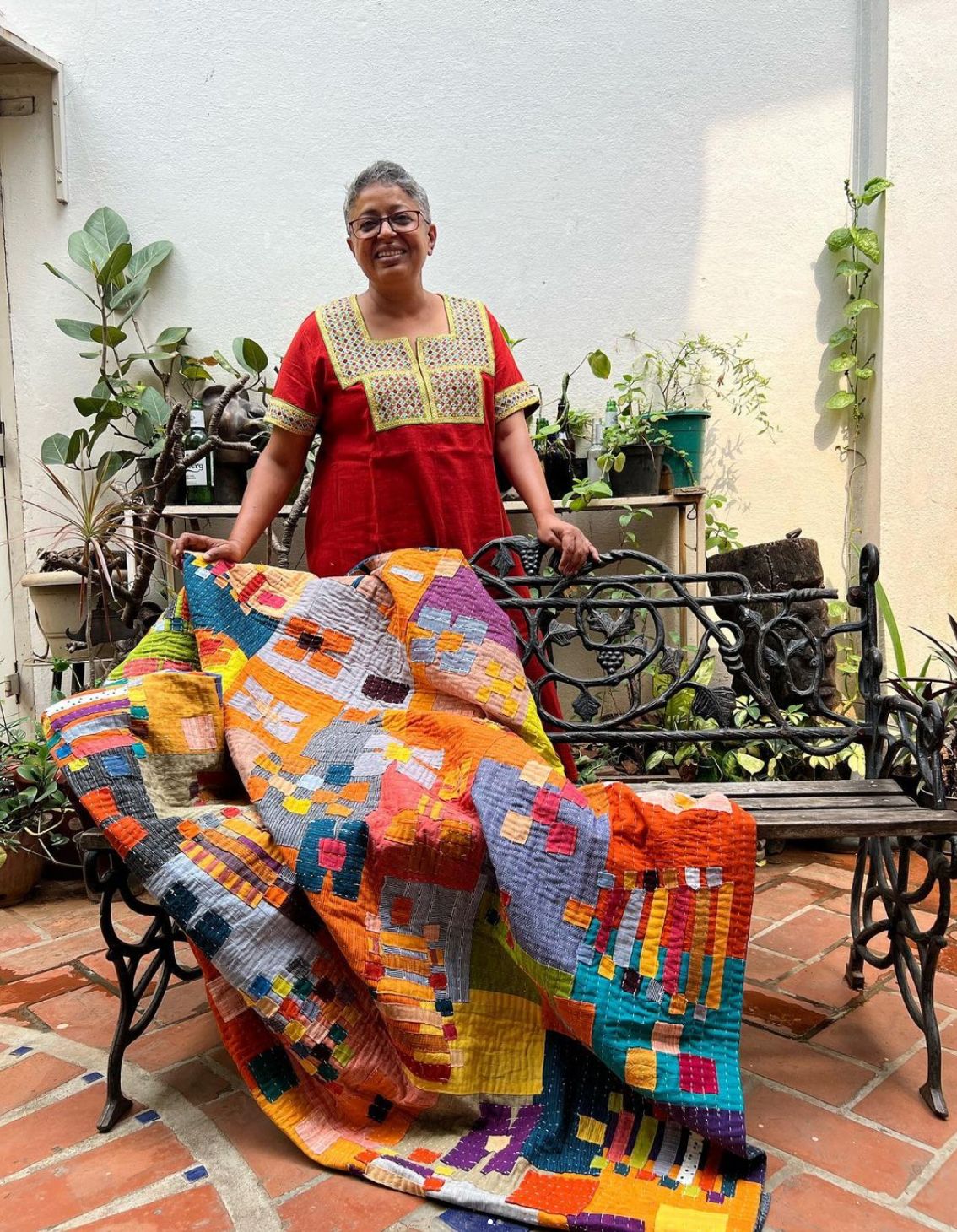 alt= Anitha N. photo with siddi textile