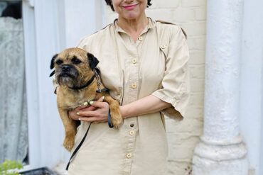 alt= Tagging Mathilda Tham with her dog portrait_le gist