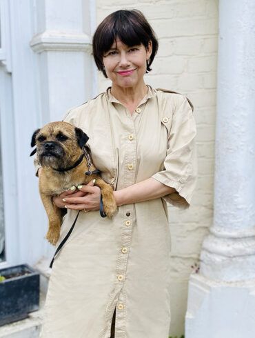 alt= Tagging Mathilda Tham with her dog portrait_le gist