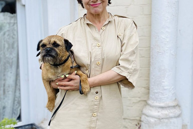 alt= Tagging Mathilda Tham with her dog portrait_le gist