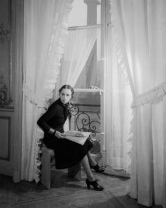 ALT= Le Gist Magazine_ Schiaparelli Portriat_Victoria andAlbert _2026